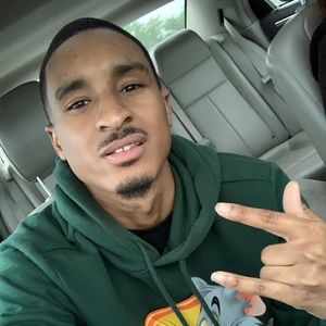 Meet your Posher, Devin